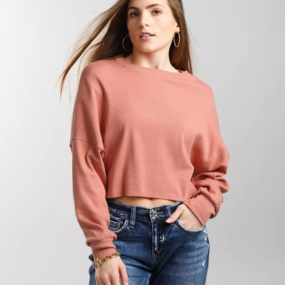 Buckle Raw Edge Cropped T-Shirt FITZ + EDDI M - Picture 1 of 8